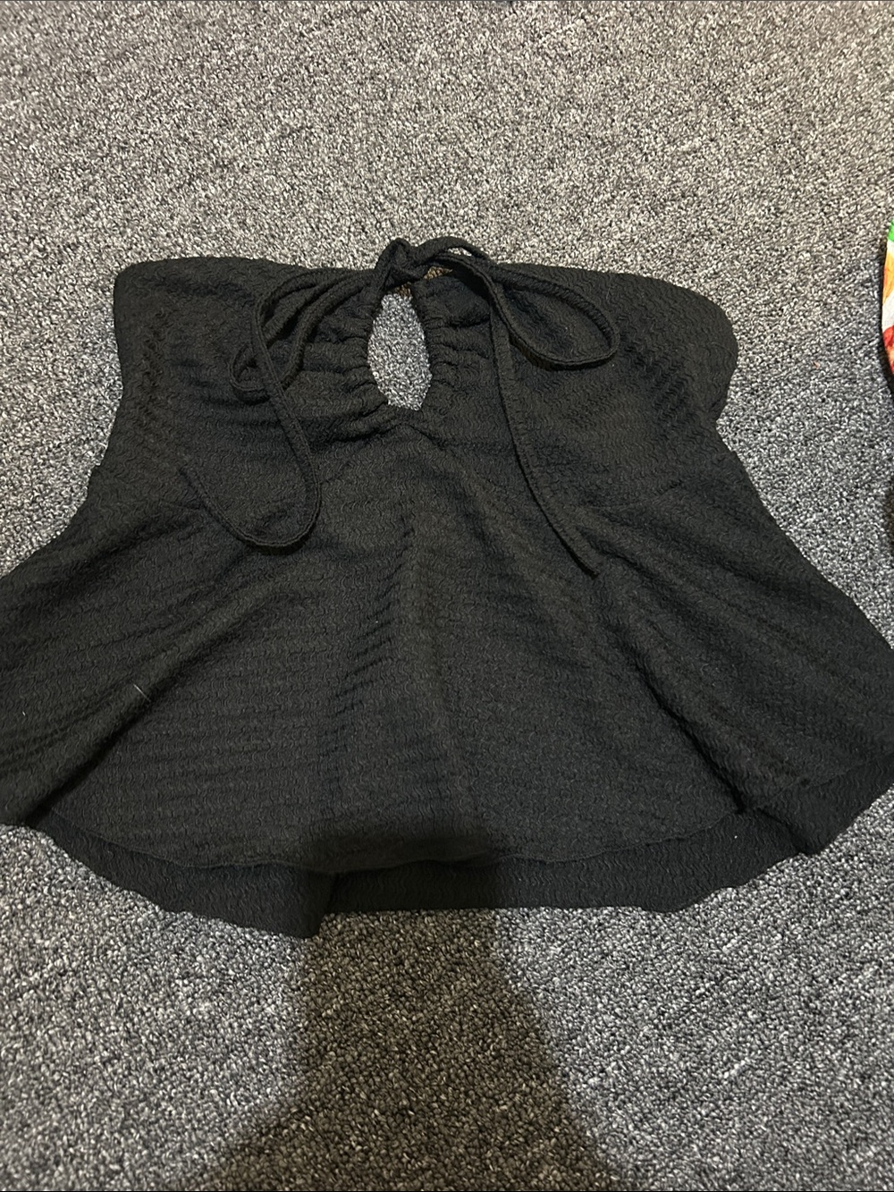 SHEIN Black Halter Crop Top with Tie Neck